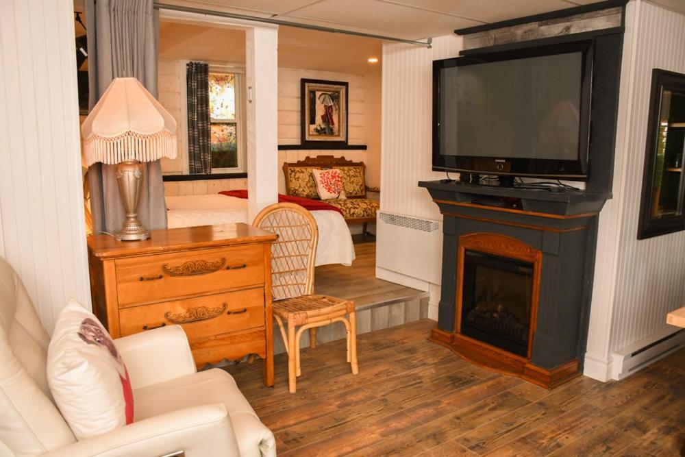 Bed and Breakfast Gite Grand Moment Cabano Экстерьер фото